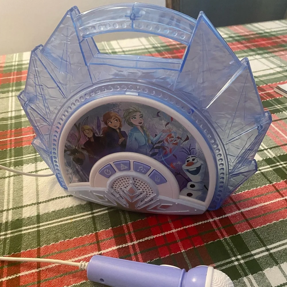 Frozen Sing Along Karaoke Machine with Microphone - Picture 6 of 7